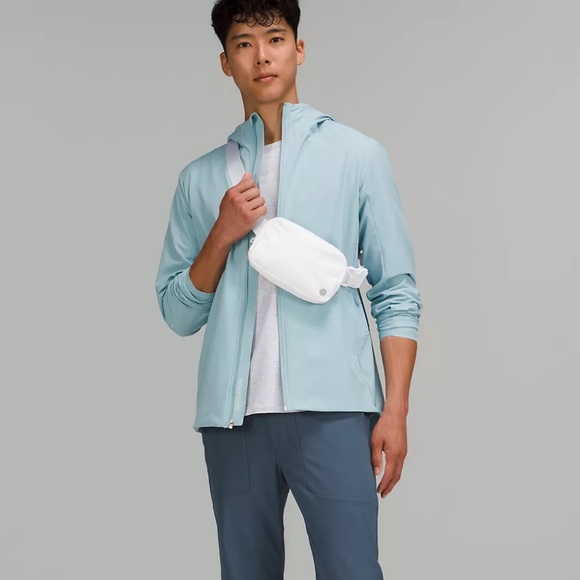 Lululemon wear everywhere belt bag in white - Picture 3 of 6